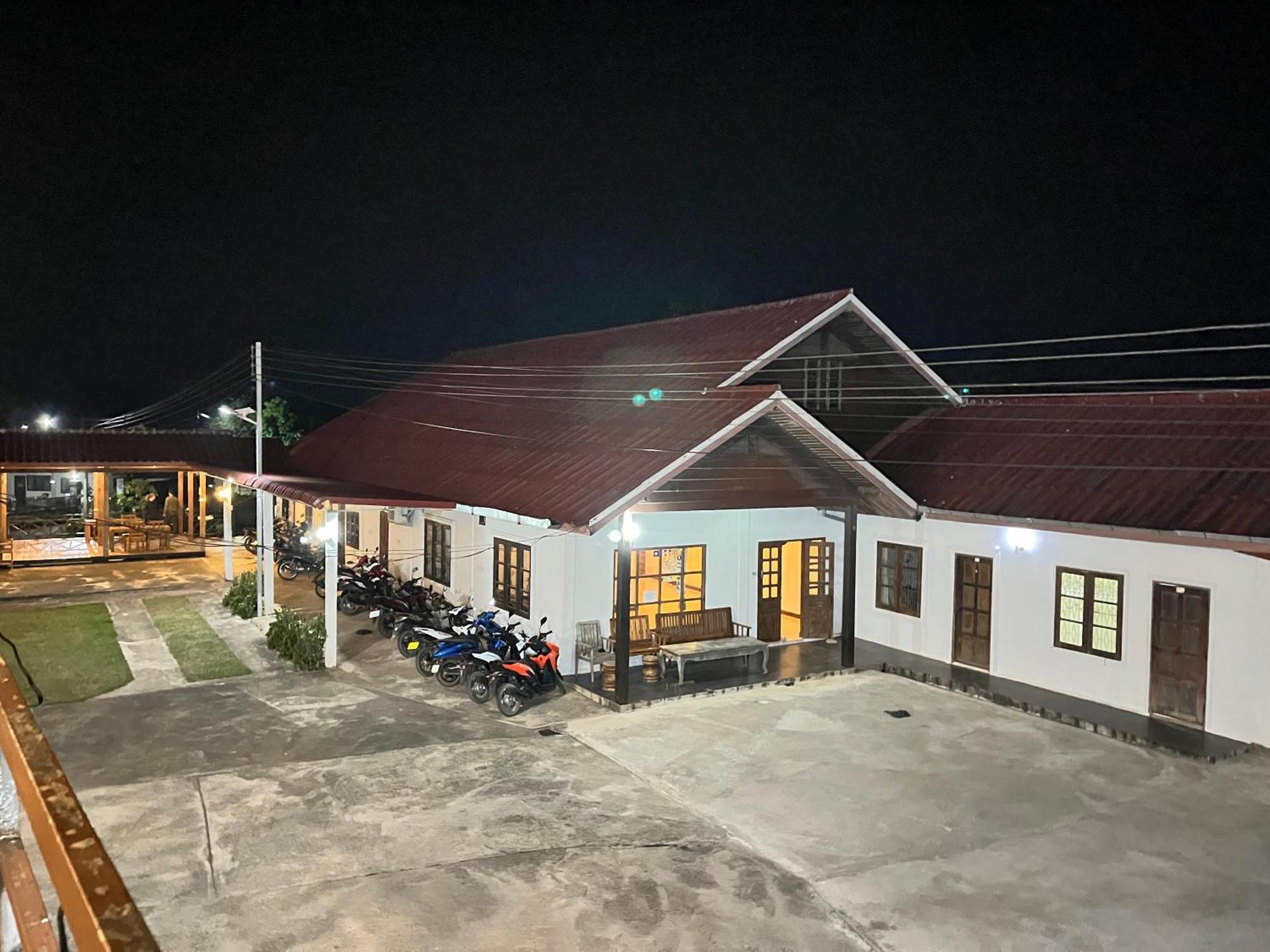 Sanhak Guesthouse 1 Ban Nahin-Nai Ngoại thất bức ảnh